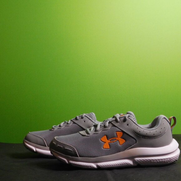 7.5 SIZE Under Armour Men's Charged Assert 10 Running Shoes - Picture 1 of 5